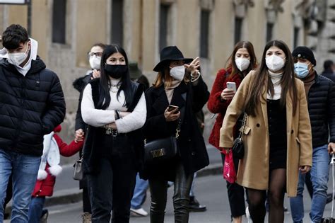 mascherina covid fendi|Covid, cambiano le regole per le mascherine: ecco  .